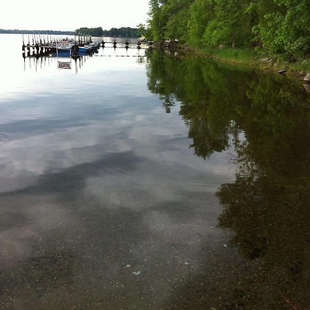 Lake Dalrymple Resort Lagoon City Exterior photo