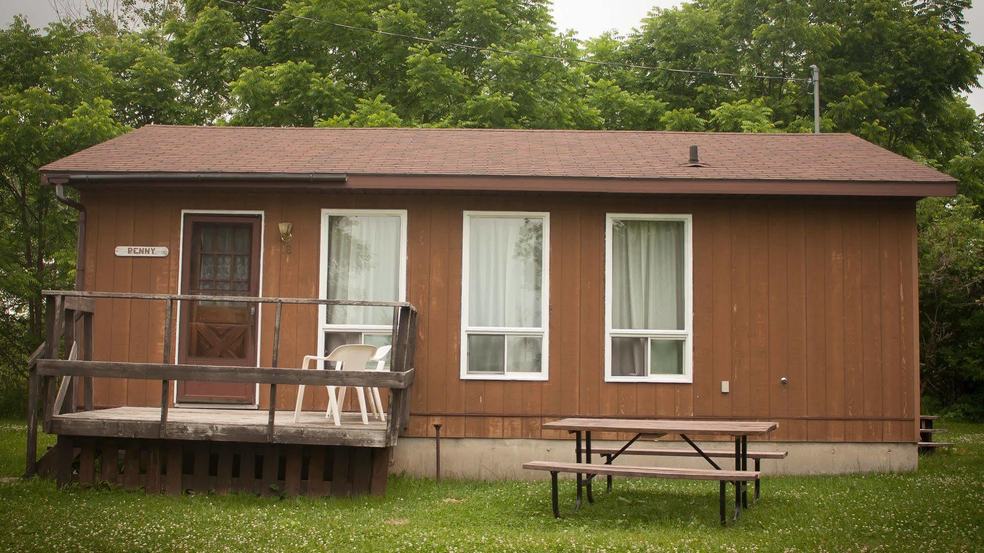 Lake Dalrymple Resort Lagoon City Exterior photo
