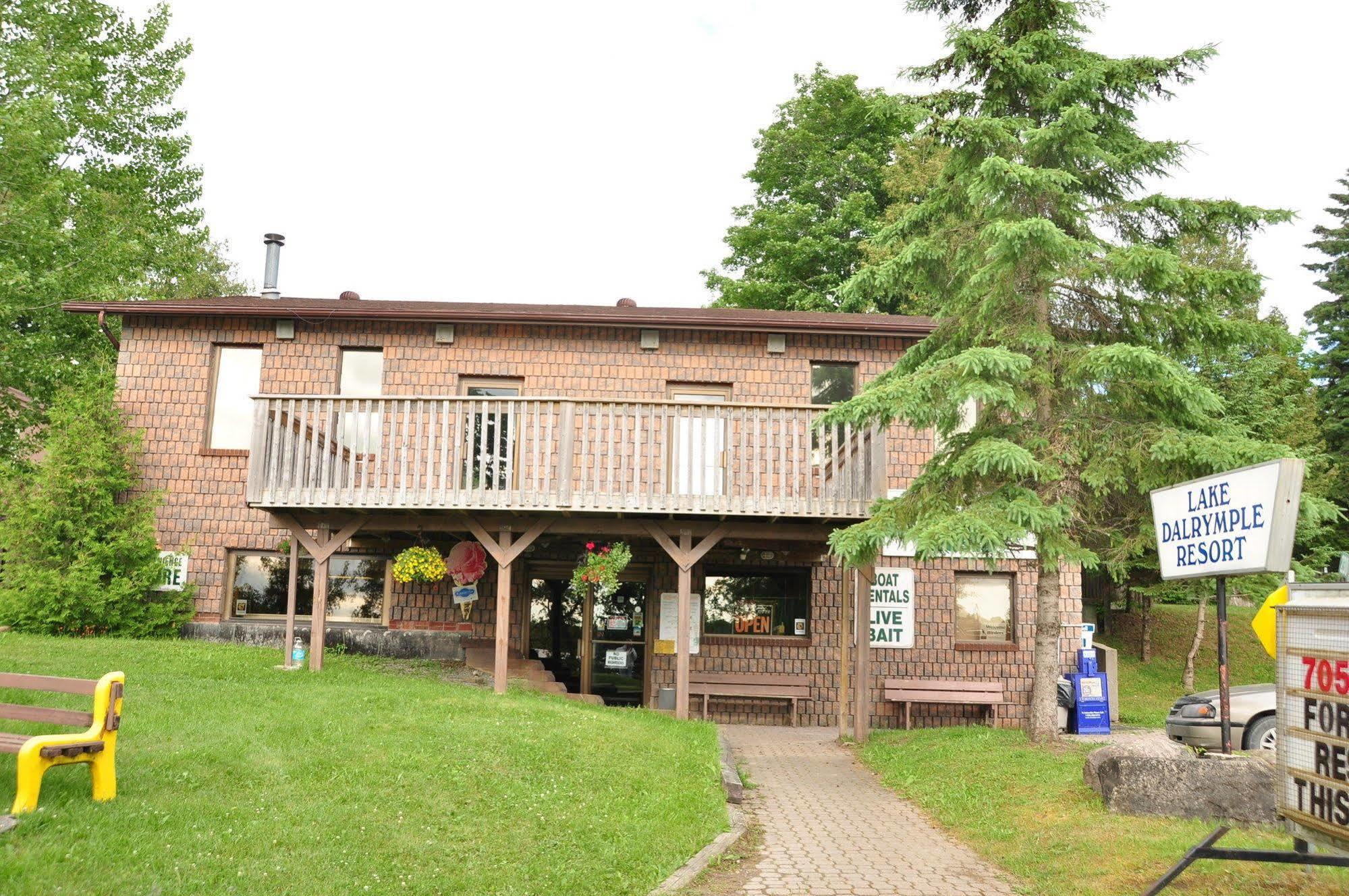 Lake Dalrymple Resort Lagoon City Exterior photo